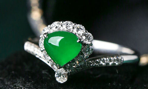 Jade jewelry symbol of female power and elegance