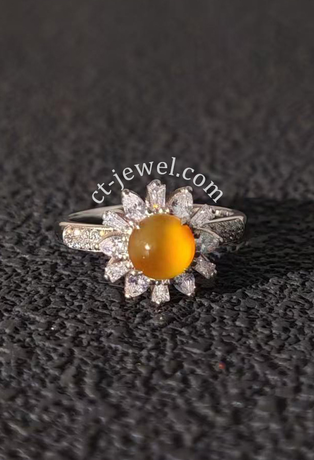 Golden jade sunflower ring in 925 silver