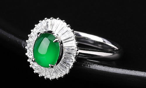 jade color emotion – a vivid green jade ring showing purity and intensity